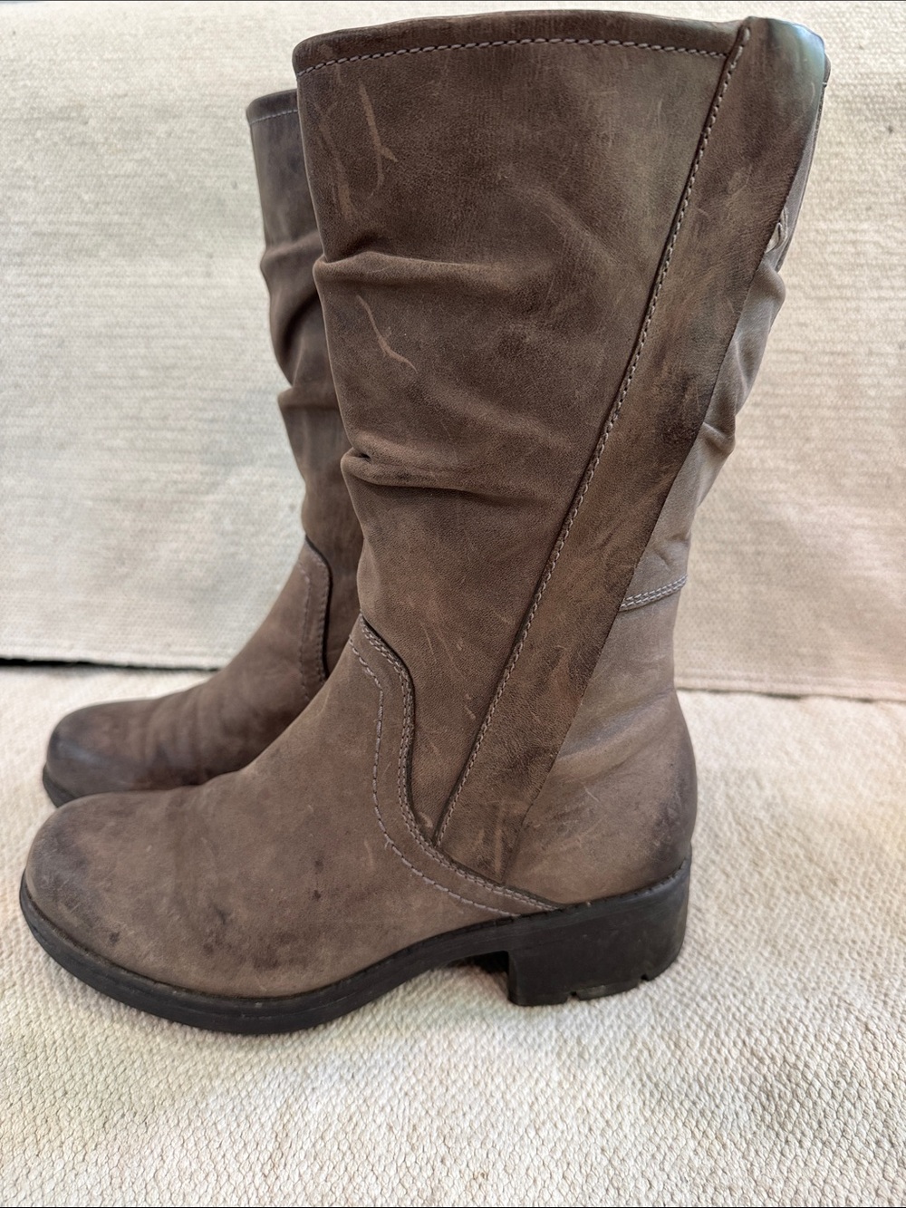 Women’s size 7 Clarks slate / brownish grey Leather boots with side zip